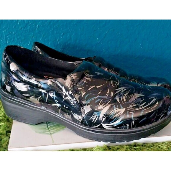 Easy Street Easy Works Tiffany Black/Silver Patent Women's Work Clogs-Sz 7 - Picture 1 of 7